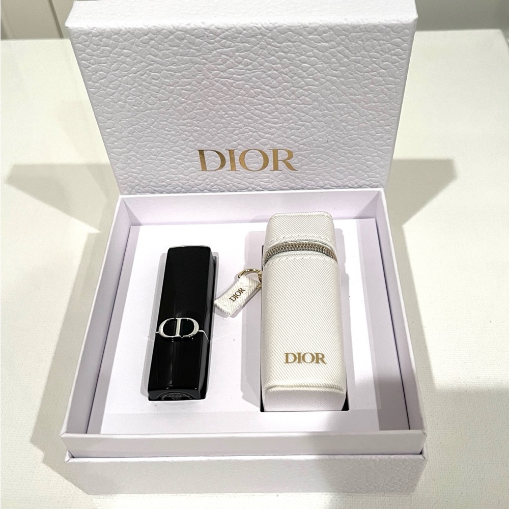 NIB limited edition Dior Satin Lipstick
Case Holder&Full Size Lipstick
ICONE 720